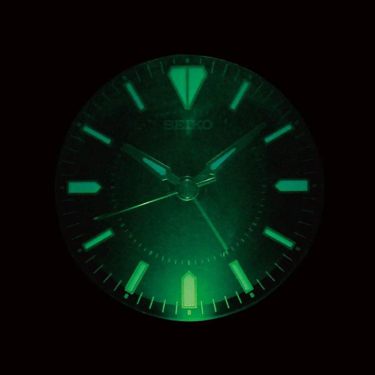Sizeeiko Mai Alarm Clock, Black, Analog, Quartz, QHE184KLH